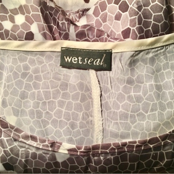 WET SEAL TOP - Picture 5 of 6